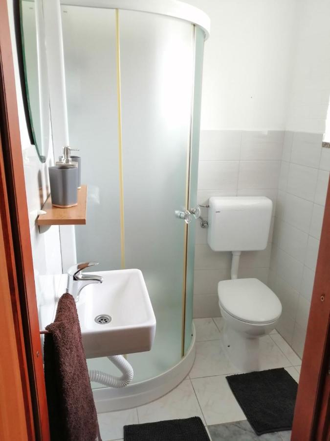App Isabel Apartment Zminj Bagian luar foto